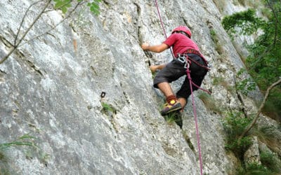 How To Learn Lead Climbing (Beginner Guide)