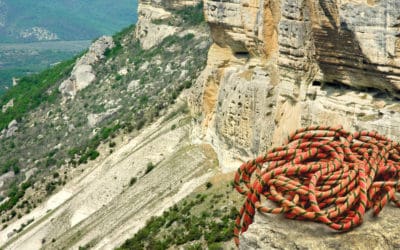 Mountain Climbing vs Rock Climbing: 5 Biggest Differences